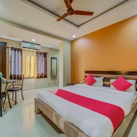 Oyo 18431 Hotel Celestee Grand Haidarábád Kültér fotó