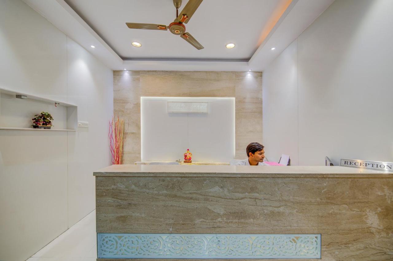 Oyo 18431 Hotel Celestee Grand Haidarábád Kültér fotó