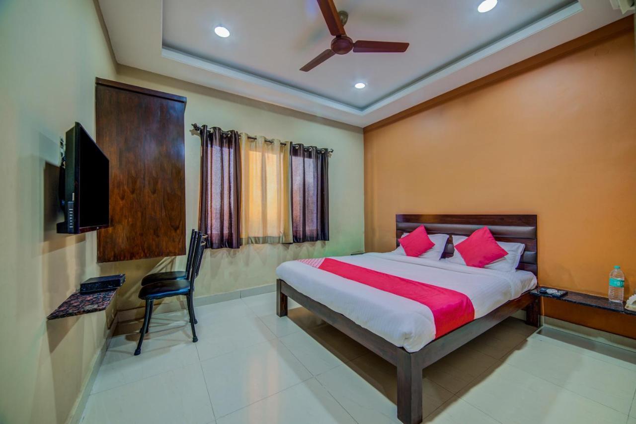 Oyo 18431 Hotel Celestee Grand Haidarábád Kültér fotó