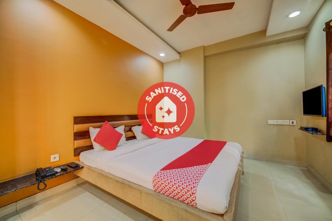 Oyo 18431 Hotel Celestee Grand Haidarábád Kültér fotó