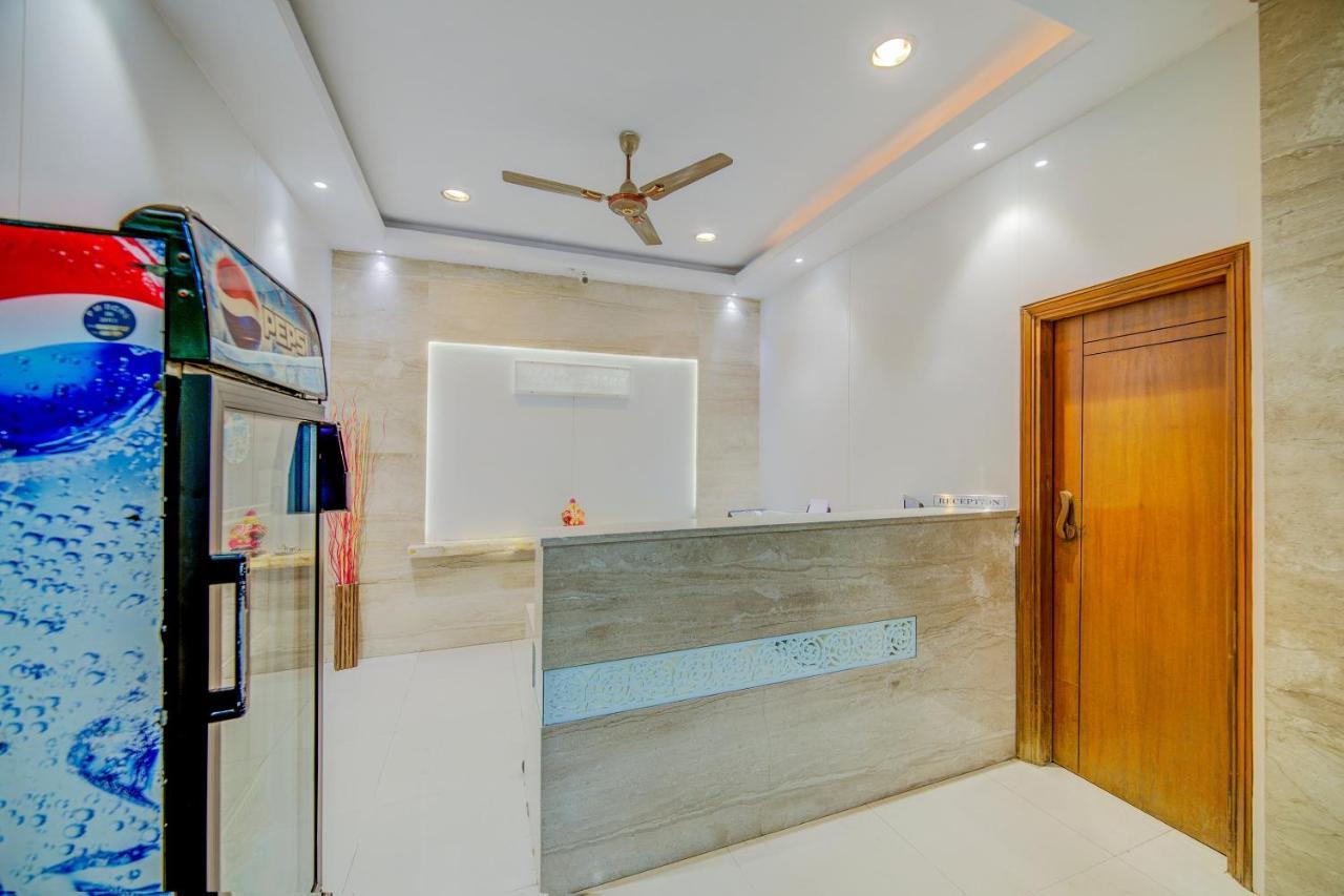 Oyo 18431 Hotel Celestee Grand Haidarábád Kültér fotó