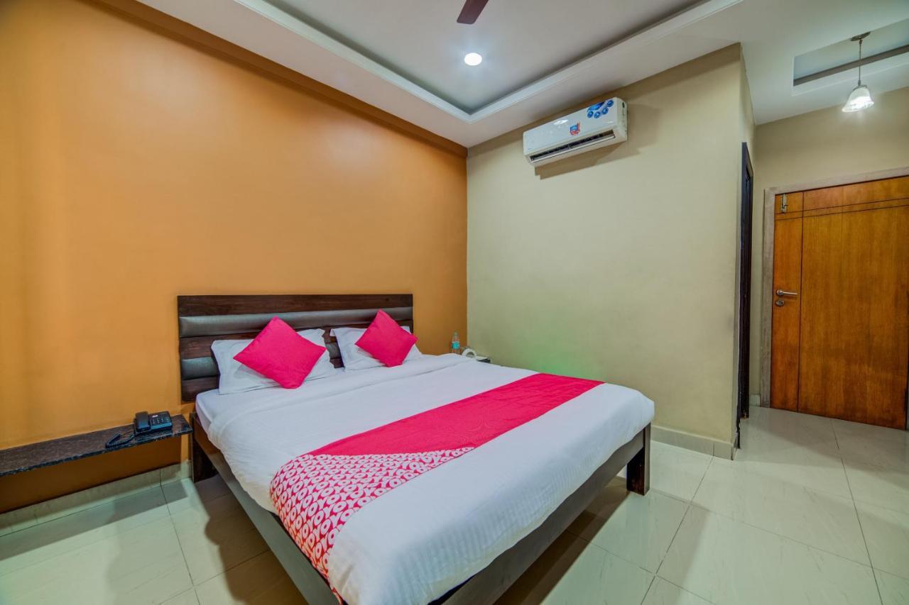 Oyo 18431 Hotel Celestee Grand Haidarábád Kültér fotó