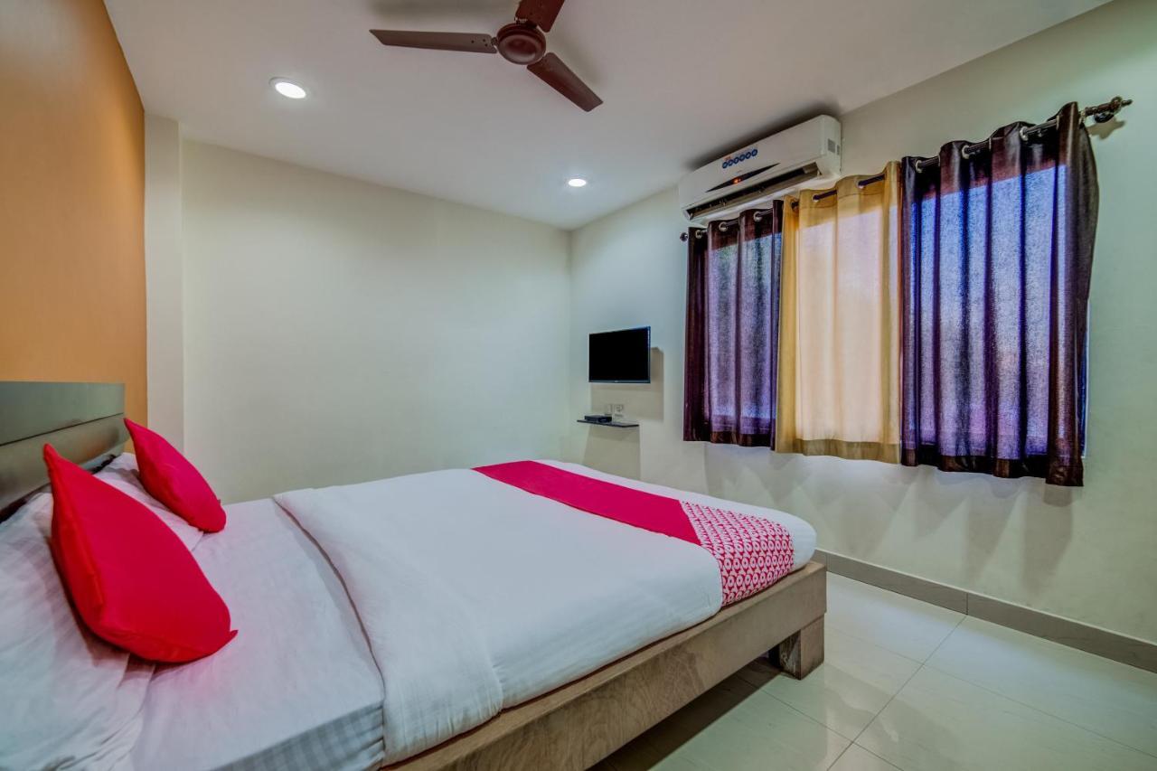 Oyo 18431 Hotel Celestee Grand Haidarábád Kültér fotó