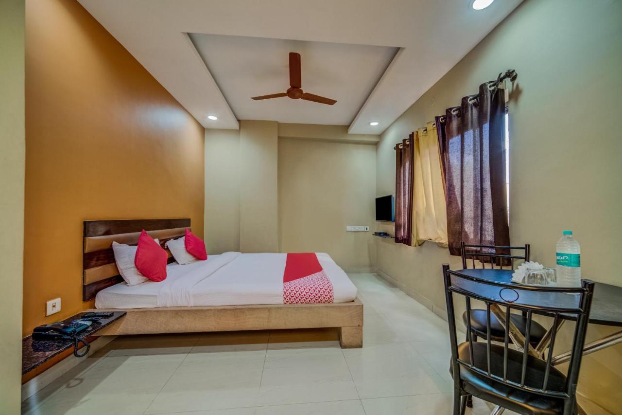 Oyo 18431 Hotel Celestee Grand Haidarábád Kültér fotó