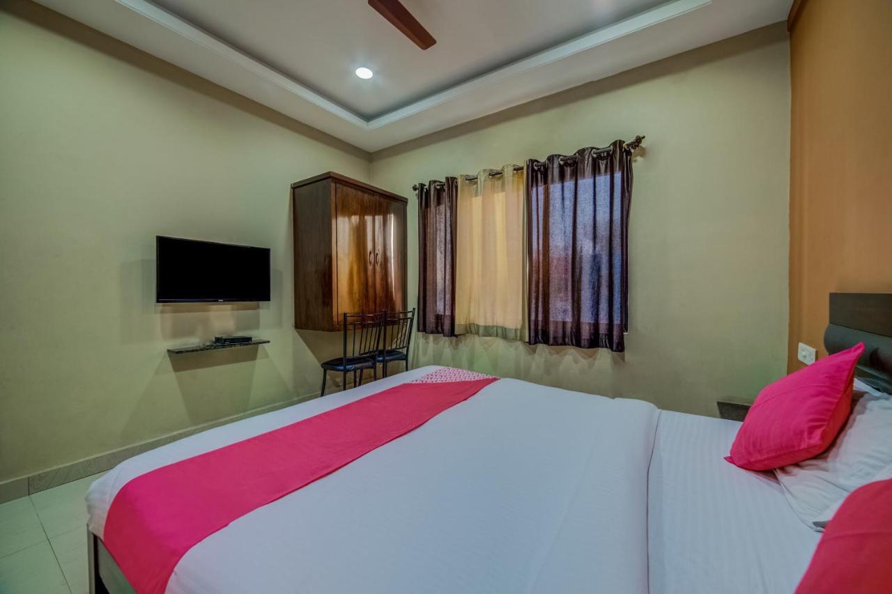 Oyo 18431 Hotel Celestee Grand Haidarábád Kültér fotó