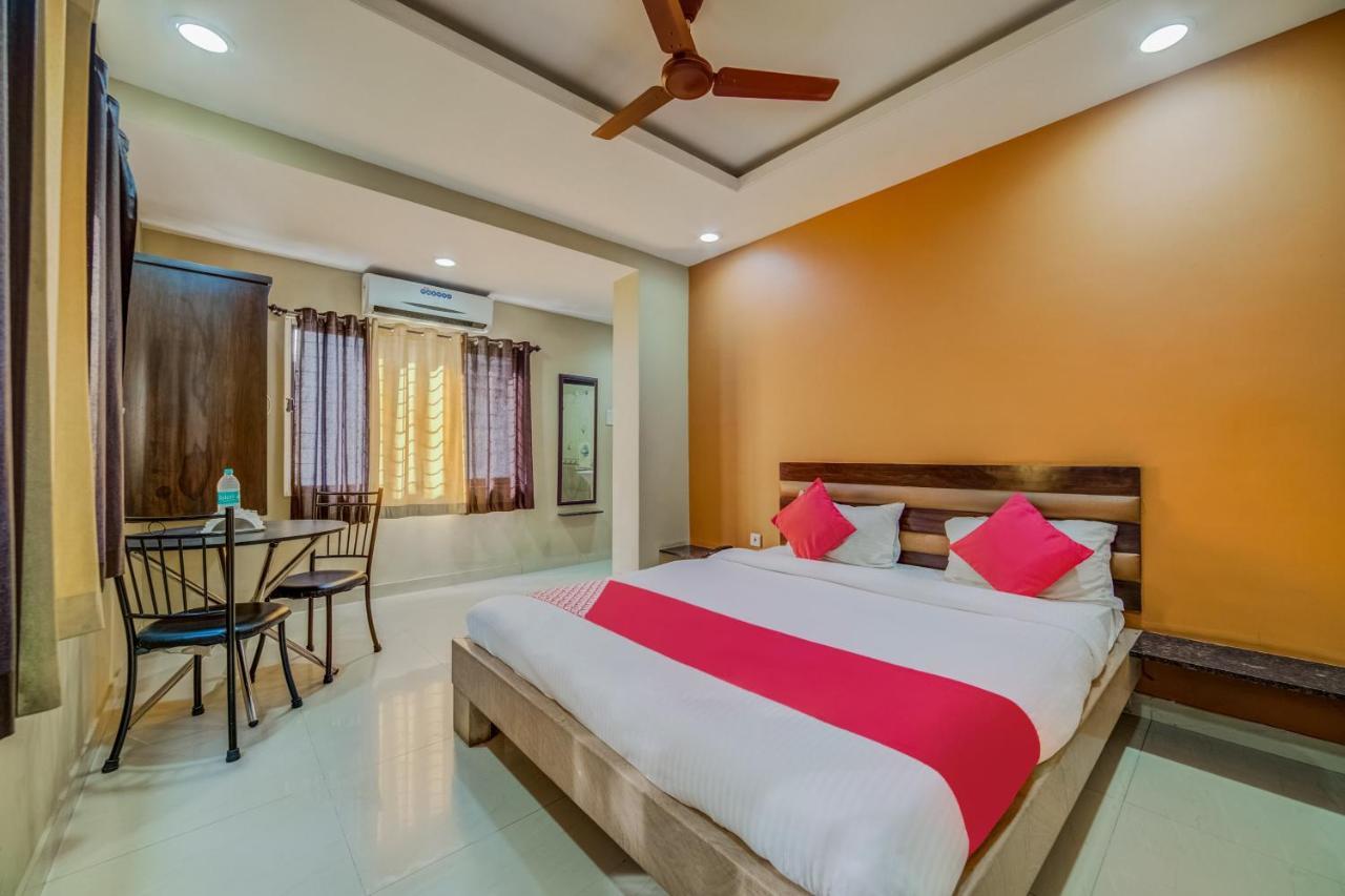 Oyo 18431 Hotel Celestee Grand Haidarábád Kültér fotó