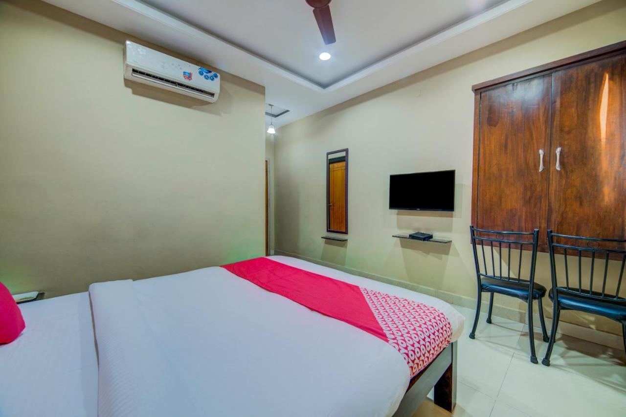Oyo 18431 Hotel Celestee Grand Haidarábád Kültér fotó