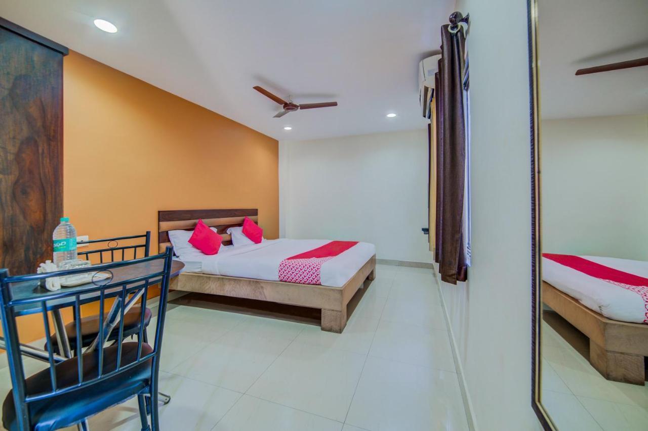 Oyo 18431 Hotel Celestee Grand Haidarábád Kültér fotó